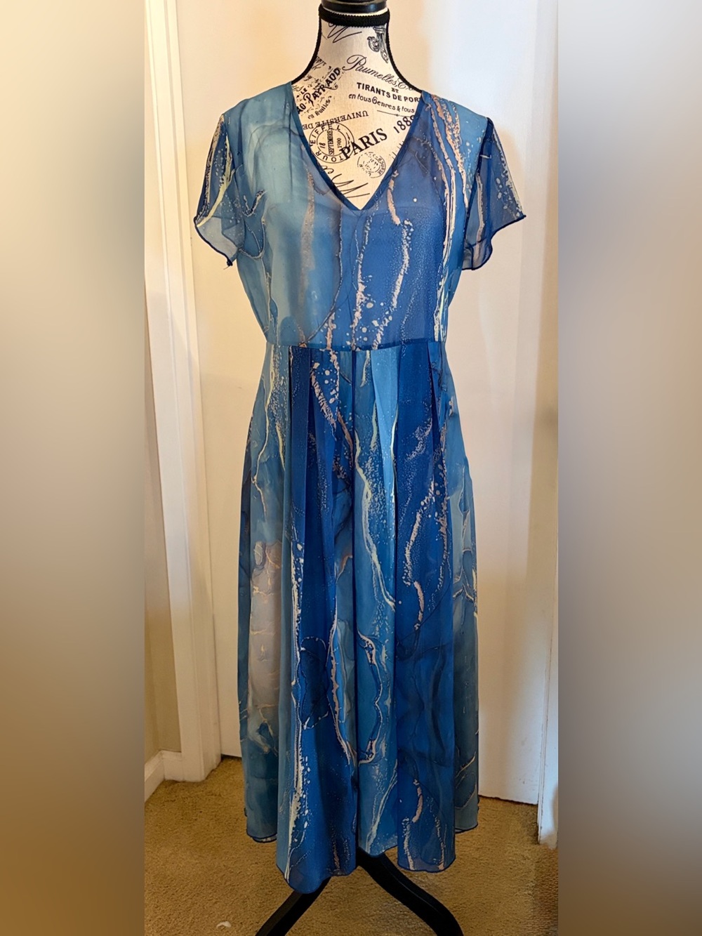 Blue Printed V-Neck Midi Dress